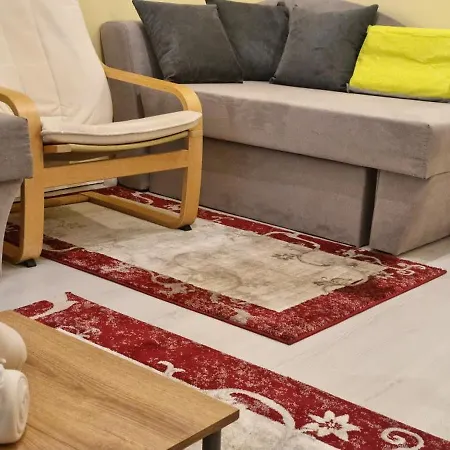 Peaceful In The Center, Close To Subway, Medical Apartament
