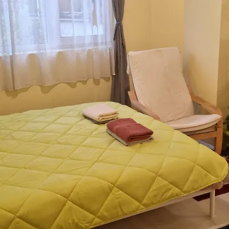 Peaceful In The Center, Close To Subway, Medical Apartament *